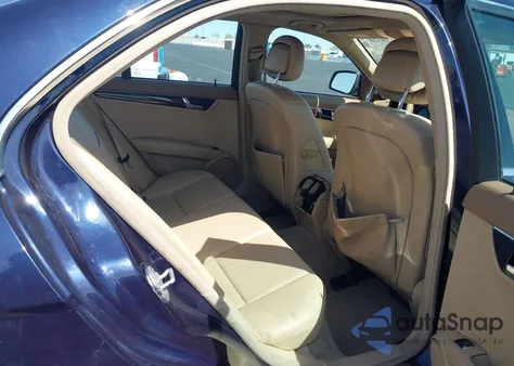 2008 Mercedes-Benz C 300 Luxury/Sport из США, поврежденный, VIN WDDGF54X18F165832